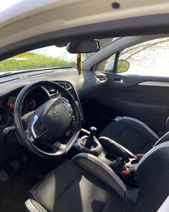 Citroen C4 cena 26500 przebieg: 141650, rok produkcji 2012 z Michałowo małe 631